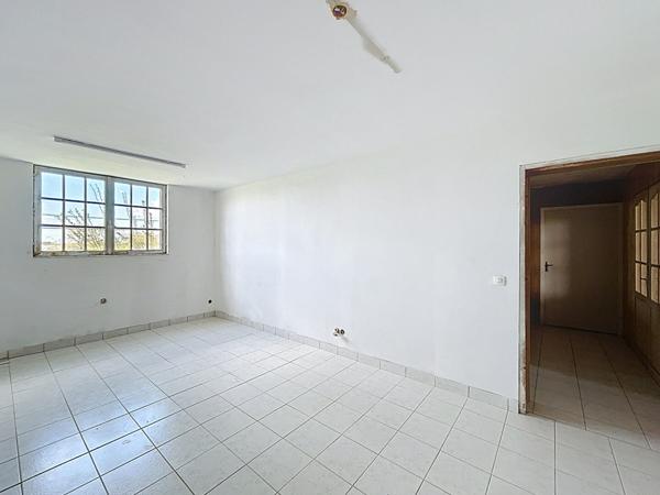 Local d'activité Montilliers