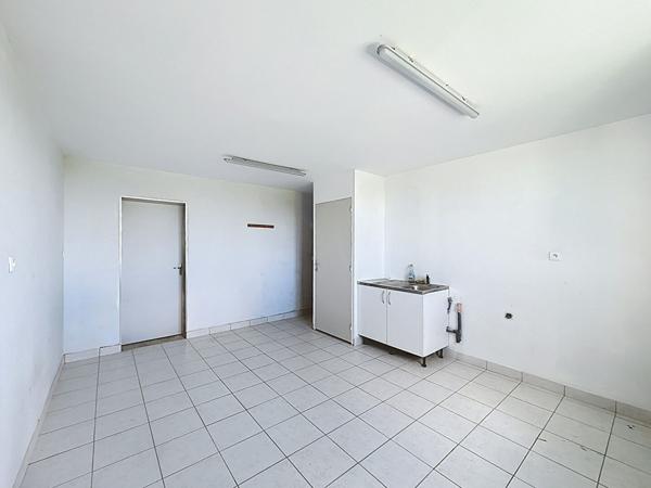 Local d'activité Montilliers