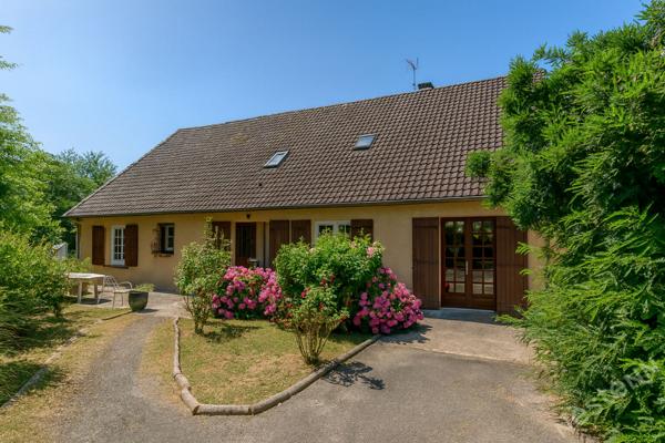 Maison à proximité des commodités dans un village à l'ouest de Bergerac !!!