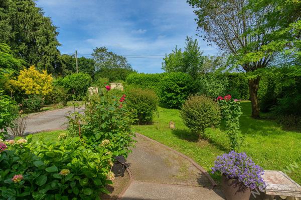 Maison à proximité des commodités dans un village à l'ouest de Bergerac !!!