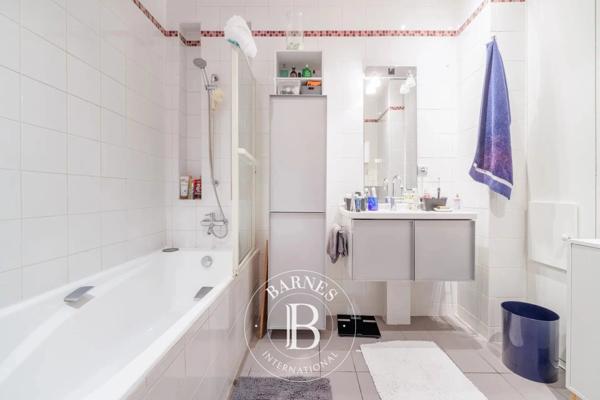 Paris 16ème, Hôtel particulier 5 Chambres -  340 m² à vendre