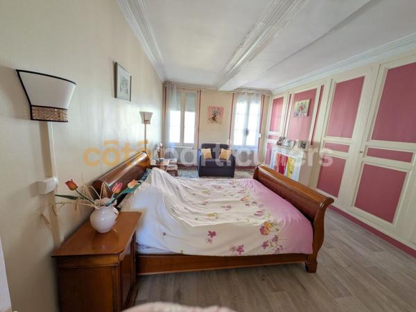 Vente
                Maison126 m² - 6 Pièces -
                    CHATEAU RENARD (45220)