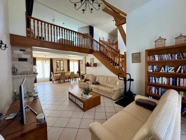 Vente                                                      Maison
                        
                     6 pièces                      154 m2                     à Bornel