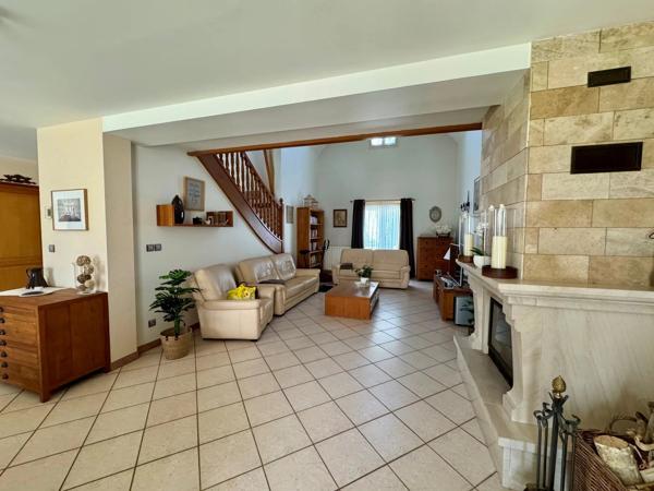 Vente                                                      Maison
                        
                     6 pièces                      154 m2                     à Bornel