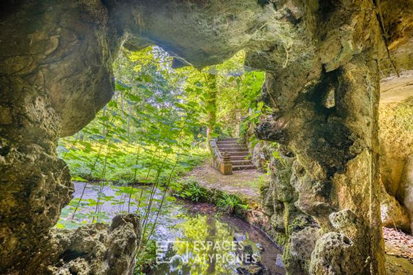 Maison de maitre unique avec parc, étang, grotte, cascade et piscine, au coeur de la Vallée de Chevreuse