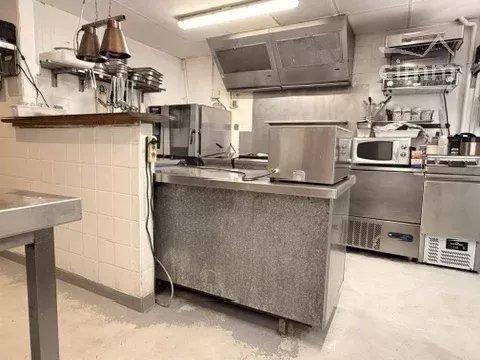 Restaurant reconnu, clientèle fidélisée, activité pérenne et fort potentiel de développement.
