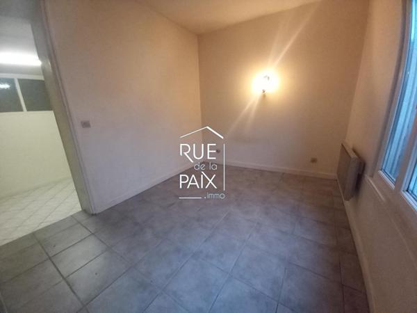 86140 LENCLOITRE LENCOITRE, appartement T3 centre bourg !