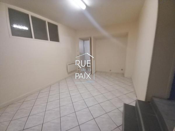 86140 LENCLOITRE LENCOITRE, appartement T3 centre bourg !