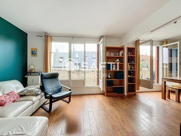 DERNIER ÉTAGE - BALCON - TRÈS CALME