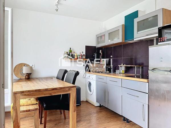 DERNIER ÉTAGE - BALCON - TRÈS CALME