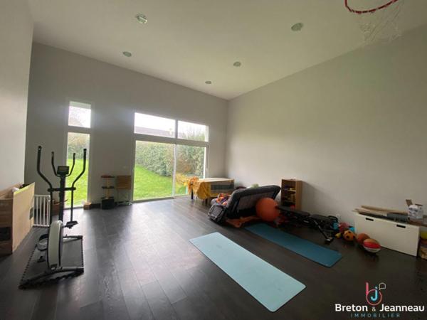 Spacieuse maison familiale à 15 min de Laval