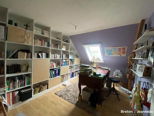 Spacieuse maison familiale à 15 min de Laval