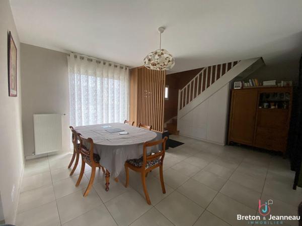 Spacieuse maison familiale à 15 min de Laval