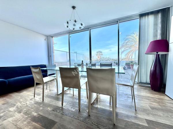 Villa Mitoyenne Marseille 8ème 4 pièce(s) 126 m2 Vue mer, Garage double Terrasse et jardin