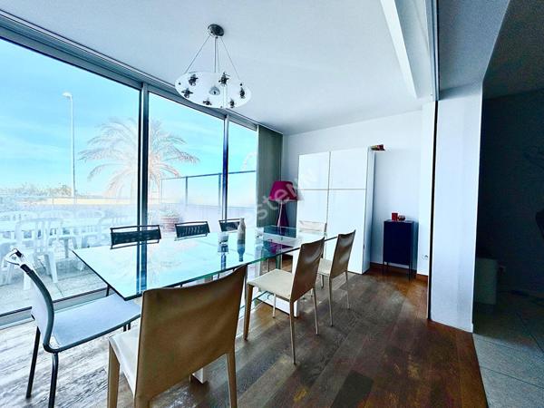 Villa Mitoyenne Marseille 8ème 4 pièce(s) 126 m2 Vue mer, Garage double Terrasse et jardin