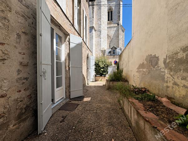 AGEN - Superbe T3 rénové avec cour en plein coeur d'Agen