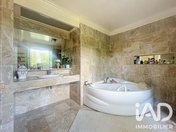 Maison à vendre 5 pièces 139 m² Noyal-Châtillon-sur-Seiche