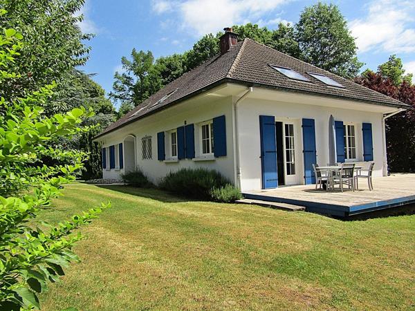 Vente                                                      Maison
                        
                     10 pièces                      242 m2                     à Raon-l'Étape
