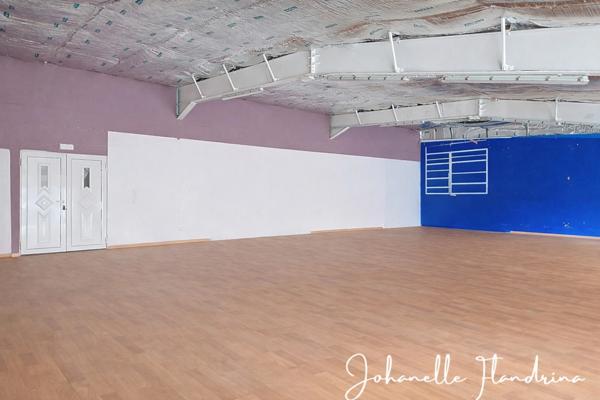Bureau/local - plateau de 160 m² - Rue de l'industrie, Jarry