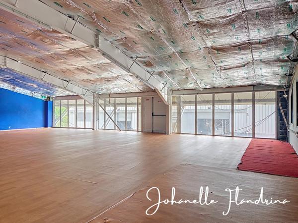 Bureau/local - plateau de 160 m² - Rue de l'industrie, Jarry