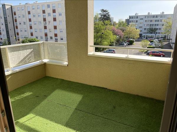 Appartement à louer 804 € CC ST PRIEST 2 p 41 m² DPE C