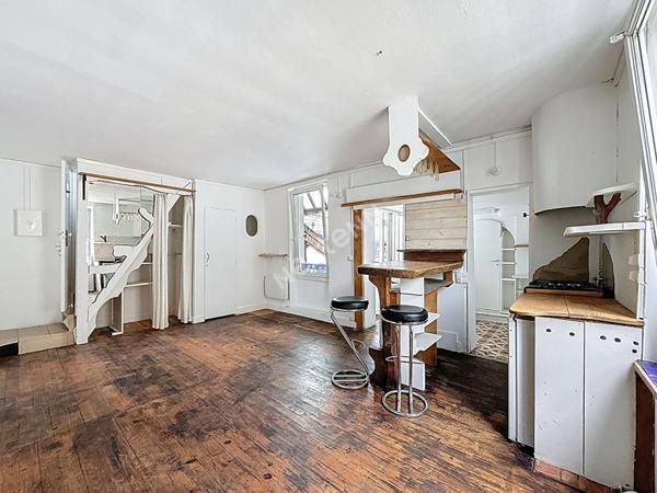 BAS MONTREUIL LIMITE VINCENNES, DERNIER ETAGE, DUPLEX DE 39M² (88M² AU SOL) AVEC TERRASSE PRIVATIVE.