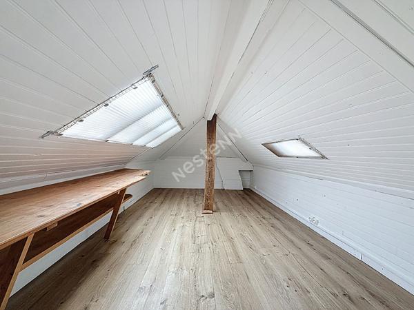 BAS MONTREUIL LIMITE VINCENNES, DERNIER ETAGE, DUPLEX DE 39M² (88M² AU SOL) AVEC TERRASSE PRIVATIVE.