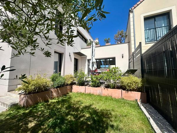 Maison Acheres 5 pièce(s) 112 m2 €609 000 ** - Référence 8753