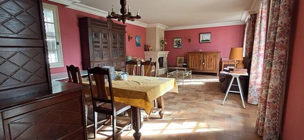 Maison sur sous-sol semi enterré