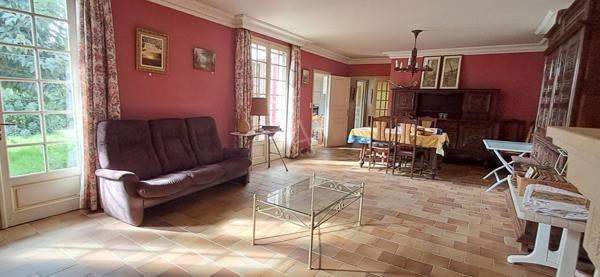 Maison sur sous-sol semi enterré