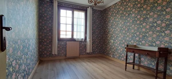 Maison sur sous-sol semi enterré