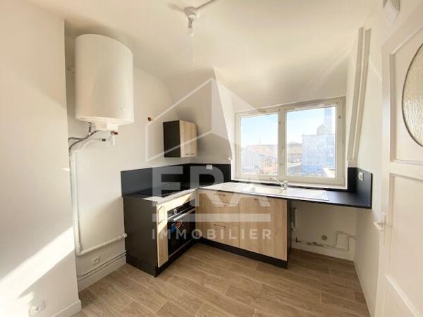 Appartement T2 de 40m2 refait a neuf, secteur port.