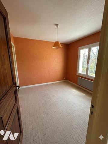 Maison 3 chambres à rafraîchir avec véranda et garage indépendant
