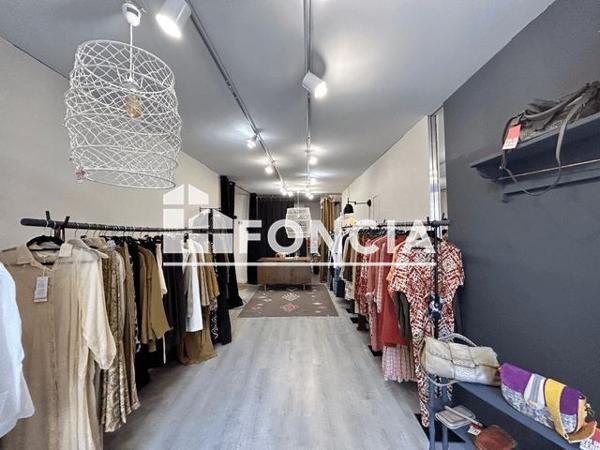 Location Local commercial 1 pièce 32 m² - 50 RUE MOLINIER Agen 47000