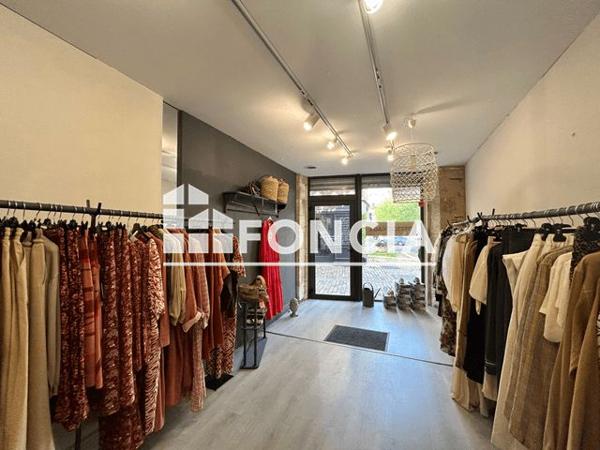 Location Local commercial 1 pièce 32 m² - 50 RUE MOLINIER Agen 47000