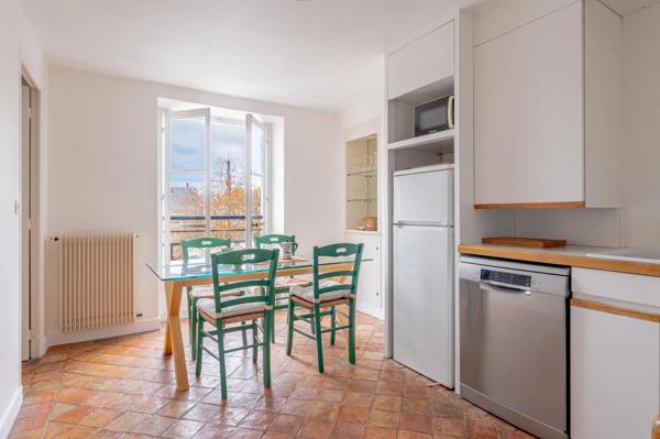 A vendre appartement 3 pièces vue Tour Eiffel, dôme Invalides et jardins de Matignon