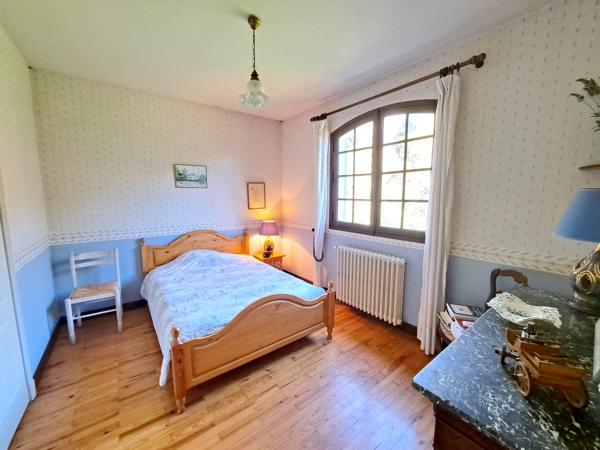 Agréable Maison avec grand jardin et piscine