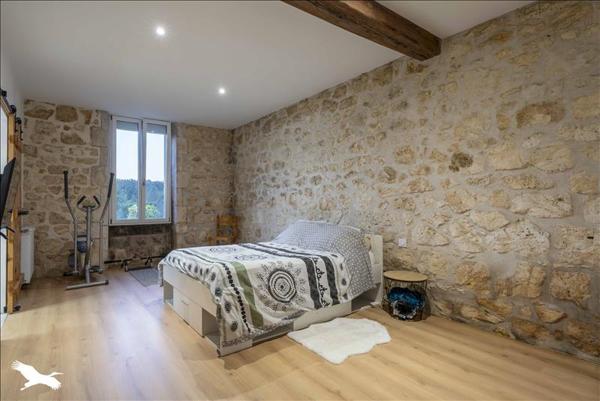 Maison à vendre |  Reignac |  8 pièces | 256 m²