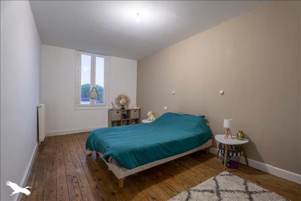 Maison à vendre |  Reignac |  8 pièces | 256 m²