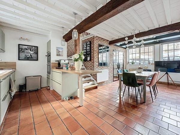 Maison mitoyenne 2 côtés Lille Secteur Lille 139 m²