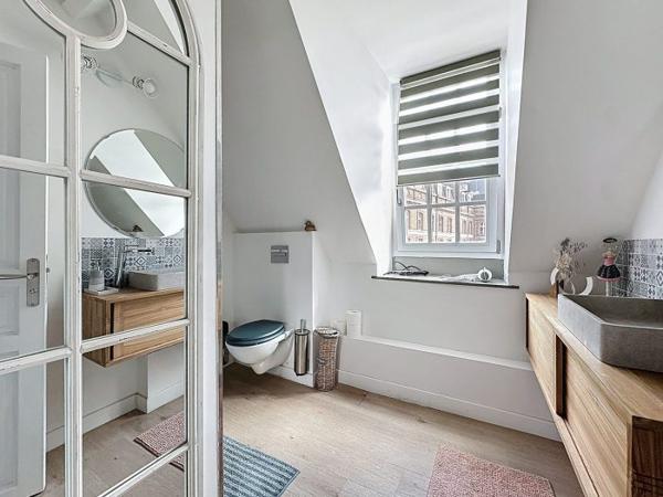 Maison mitoyenne 2 côtés Lille Secteur Lille 139 m²