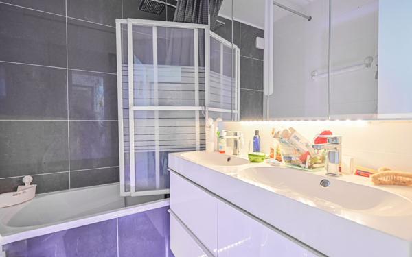 Appartement à vendre    4 pièces • 89,08 m2 Paris 18