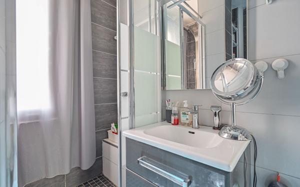 Appartement à vendre    4 pièces • 89,08 m2 Paris 18