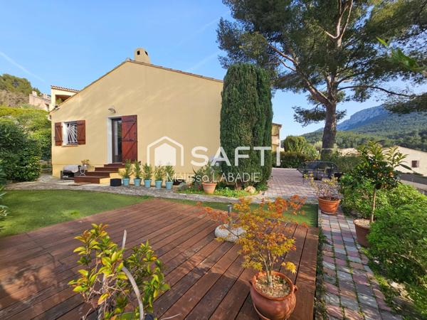 Le Revest: Maison de plain-pied 4 pièces + double garage