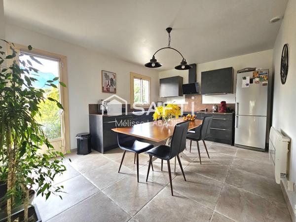 Le Revest: Maison de plain-pied 4 pièces + double garage