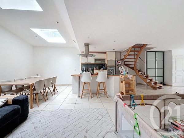 Appartement T5 à vendre  5 pièces - 94 m 2   ANGERS  - 49