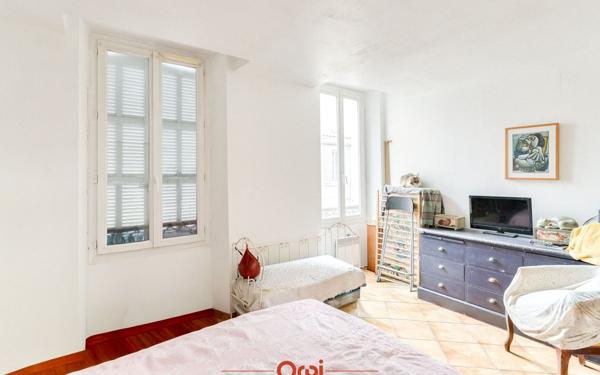 Appartement à vendre    3 pièces • 64,15 m2 Marseille 6