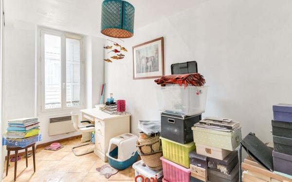 Appartement à vendre    3 pièces • 64,15 m2 Marseille 6