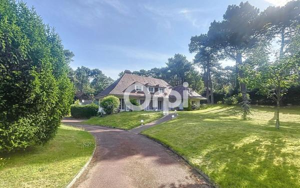 Maison à vendre    7 pièces • 226 m2 Cucq