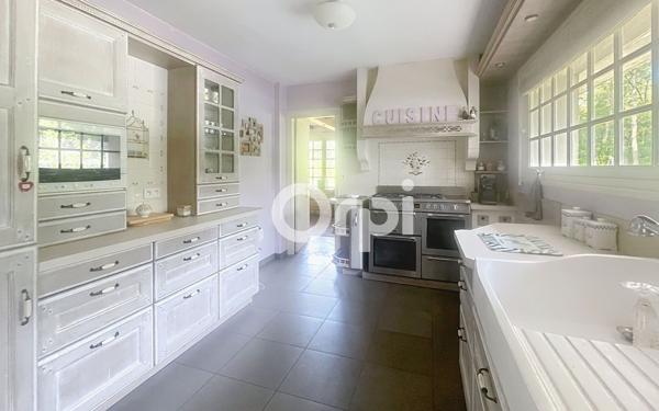 Maison à vendre    7 pièces • 226 m2 Cucq